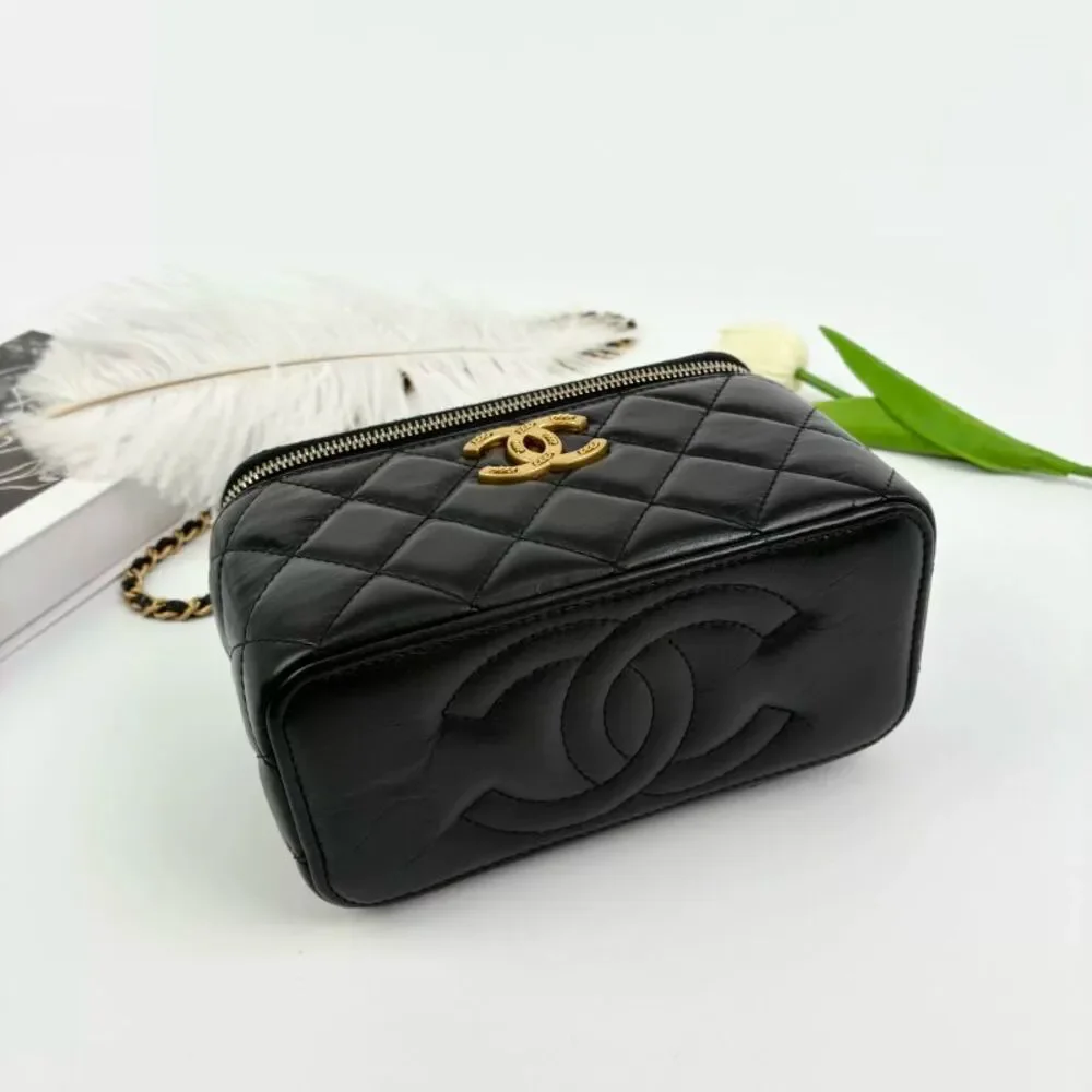 Chanel Women Pre-Loved Bag Very Good Condition